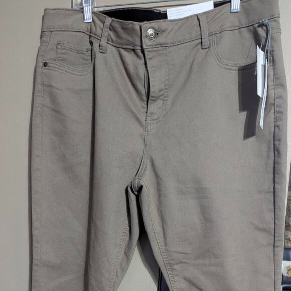 Liz Claiborne tan slim size 18 - Picture 1 of 7